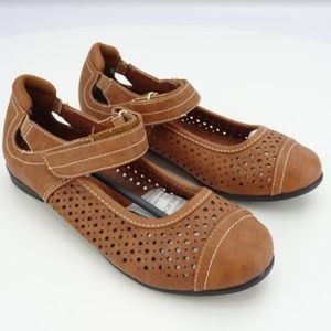 Comfort Corner Shoes Womens Flat Brown Size 65w Poshmark